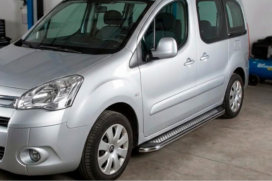 Peugeot Partner Tepee 2008-2018 Estribos Laterales Maydos V2 (2 uds., Aluminio y Acero Inoxidable) Image