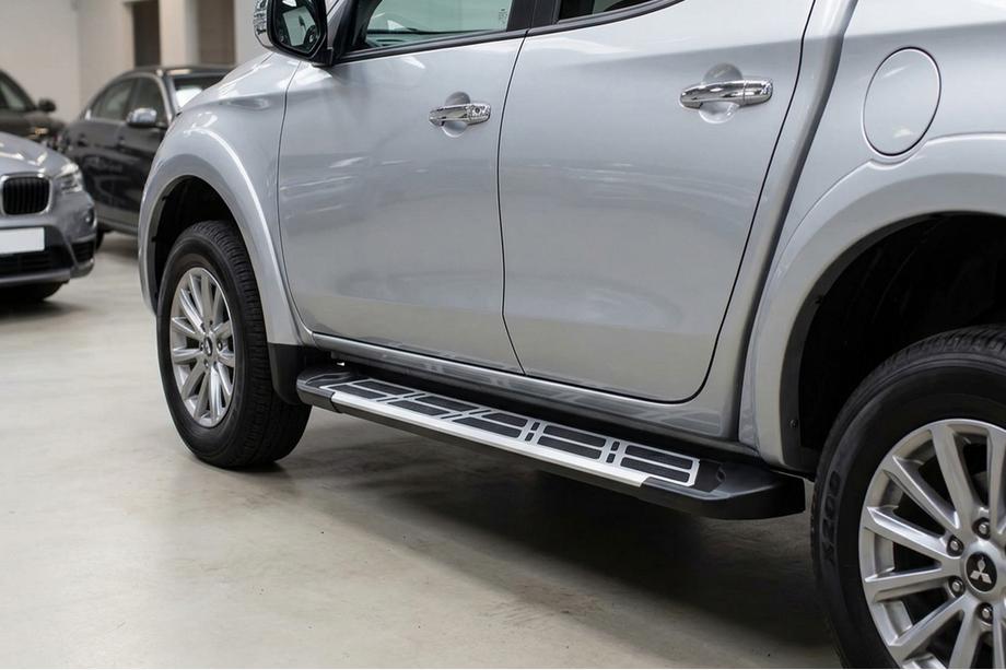 Fiat Fullback 2016- Estribos Laterales Sunrise (2 uds., Aluminio) Image
