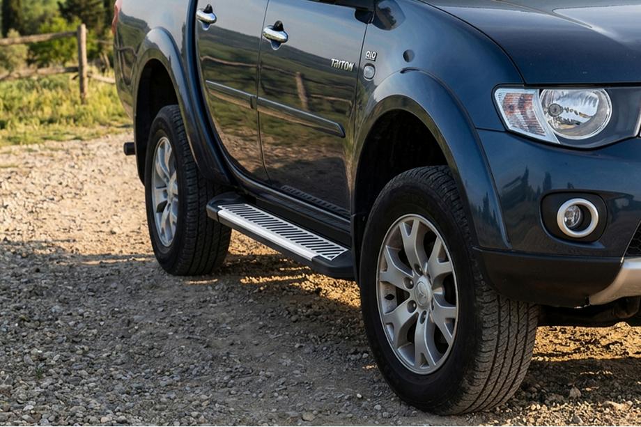 Fiat Fullback 2016- Estribos Laterales Line (2 uds., Aluminio) Image