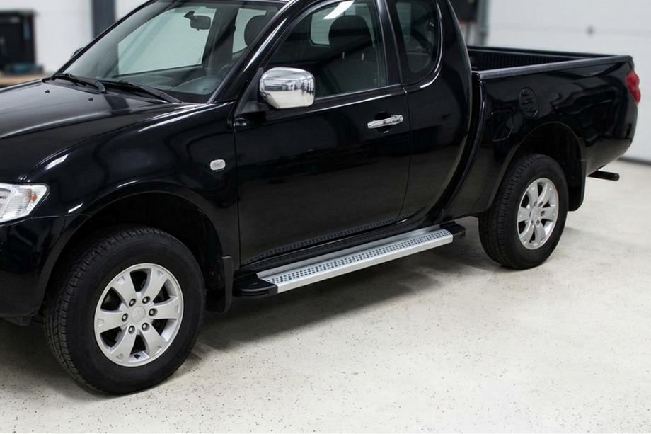 Fiat Fullback 2016- Estribos Laterales Maya V2 (2 uds., Aluminio) Image