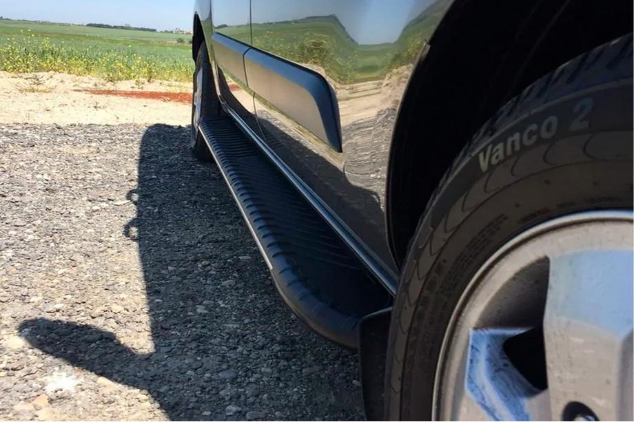 Ford Custom 2013-2022 Estribos laterales Bosphorus Grey (2 uds., aluminio) Batalla Larga Foto 7