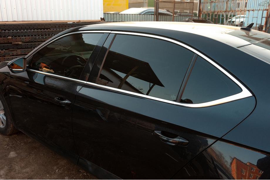 Skoda Superb 2015-2024 Juego completo de molduras de ventanas en acero inoxidable Image