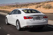 El examen de un sedán de Chevrolet Malibu de la novena generación foto 5