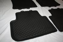 Volkswagen Tiguan 2016-2023 Alfombrillas de goma (4 uds., Original) foto 3