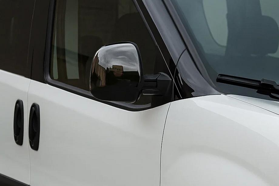Opel Combo 2012-2018 Cubiertas de Espejos Cromo Negro (2 uds., plastico) Foto 1