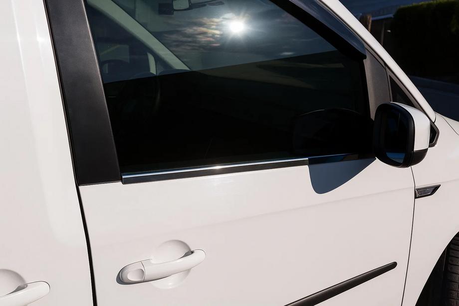 Volkswagen Caddy 2015-2020 Molduras de Ventanas Cromo Negro (2 uds., Acero Inoxidable) Image