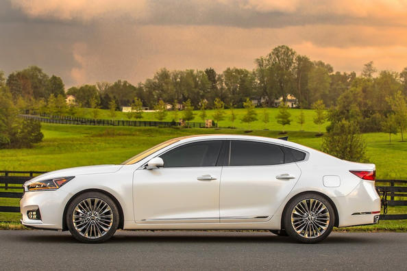 Sedán Kia Cadenza: solidez, comodidad y calidad premium Foto 8