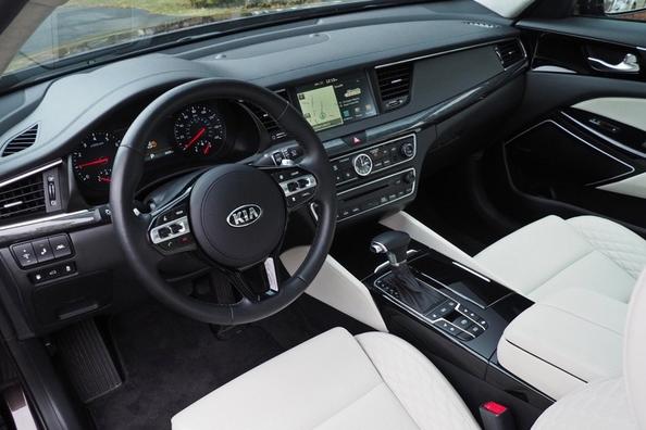 Sedán Kia Cadenza: solidez, comodidad y calidad premium Foto 5