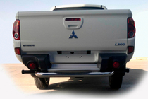 Mitsubishi L200 2006-2015 Protector Trasero AK007 (Acero Inoxidable) foto 1