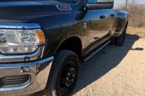 Dodge RAM (DT) 2018– Tubos Laterales Estándar (2 uds., Acero Inoxidable) foto 4