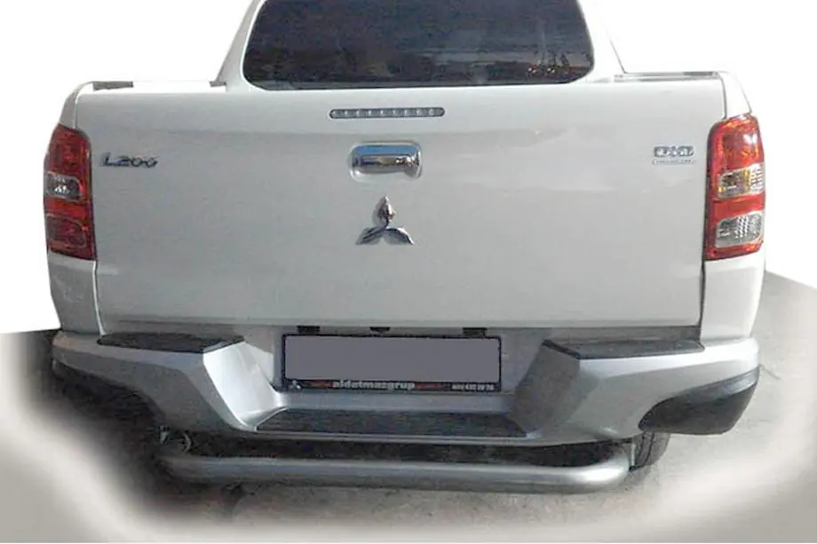 Mitsubishi L200 2015-2024 Protector Trasero AK007 (Acero Inoxidable) Foto 1