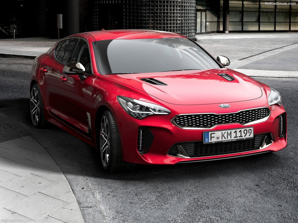 Kia Stinger: liftback con el deporte costumbres