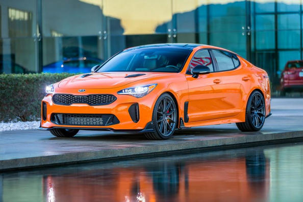 Kia Stinger: liftback con el deporte costumbres