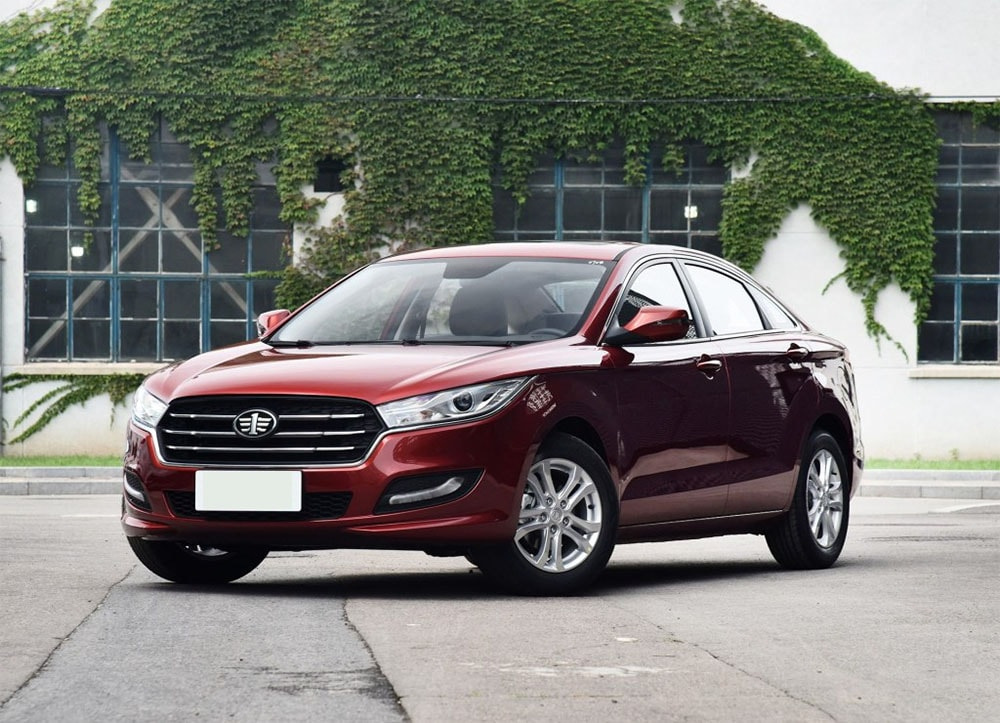 El examen de la berlina FAW Besturn B50 de segunda generación