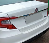 Fiat Tipo 2016- Moldura cromada sobre la matrícula (acero inoxidable) Hatchback (Cromo) foto 1