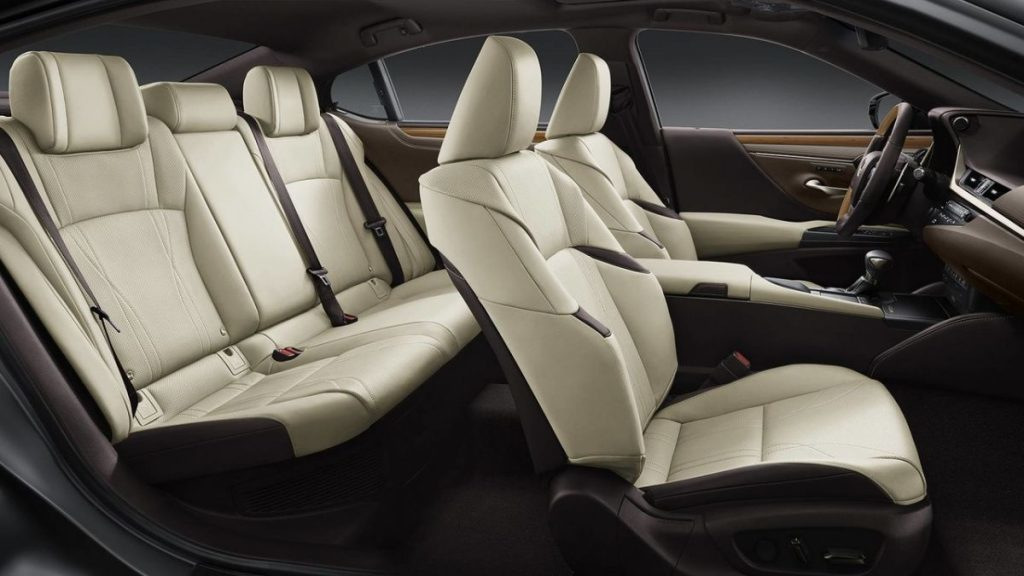 La berlina de la séptima generación de Lexus ES