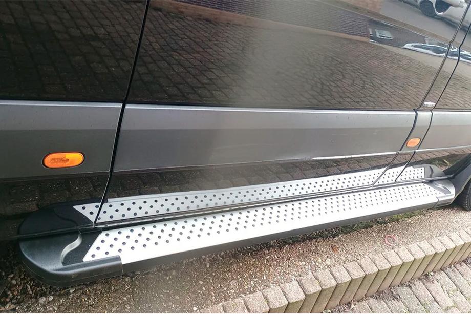 Volkswagen Crafter 2006-2016 Estribos Laterales Allmond Grey (2 uds., Aluminio) Largo/ExtraLargo Image