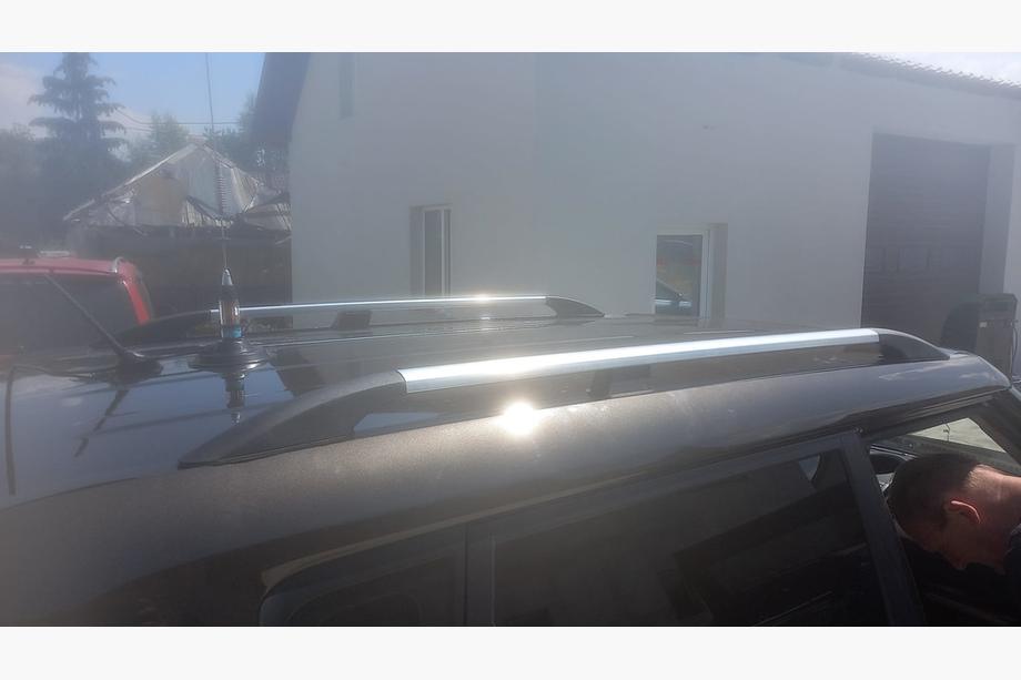 Kia Soul I 2008-2013 Barras de techo cromadas (pies de plastico, instalacion con adhesivo) Foto 2