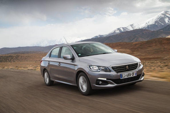 Revisión actualizada de la berlina Peugeot 301