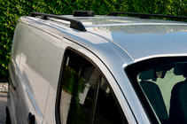 Ford Custom 2013-2022 Barras de techo Skyport (2 uds, negras) foto 3