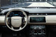 El examen de una camioneta Range Rover Velar foto 7