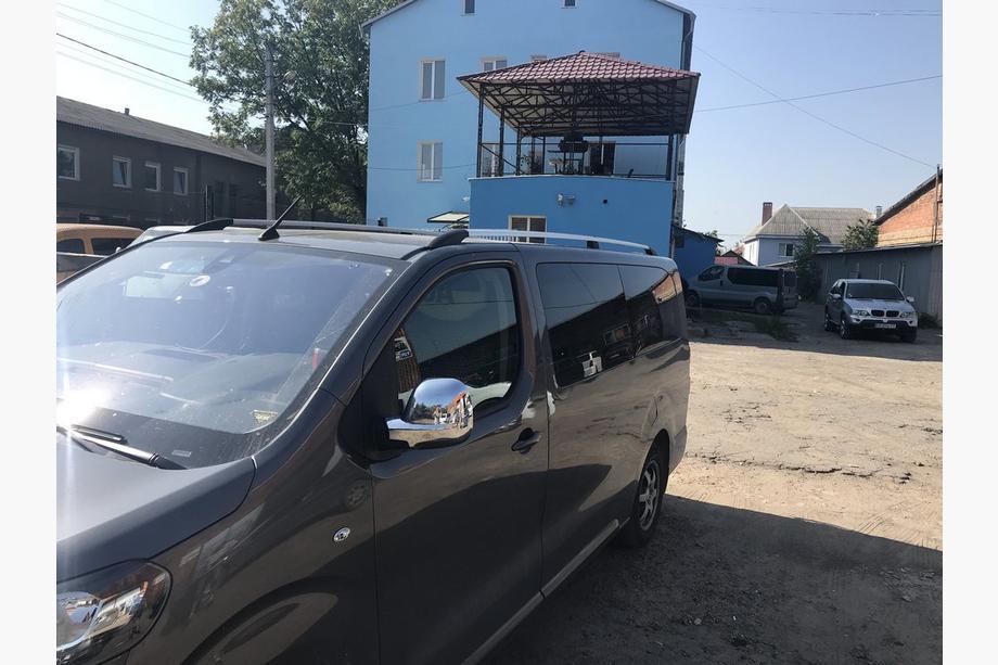 Citroen Jumpy/Dispatch 2017- Barras de Techo Cromadas Base media, pie metalico Foto 2