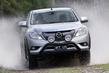 Examen de la parte trasera de la camioneta Mazda BT-50 foto 1