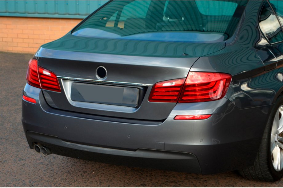 BMW 5 Series F10/F11 2010–2016 Moldura SD de acero inoxidable sobre la matrícula OmsaLine - Acero Inoxidable Italiano Foto 2