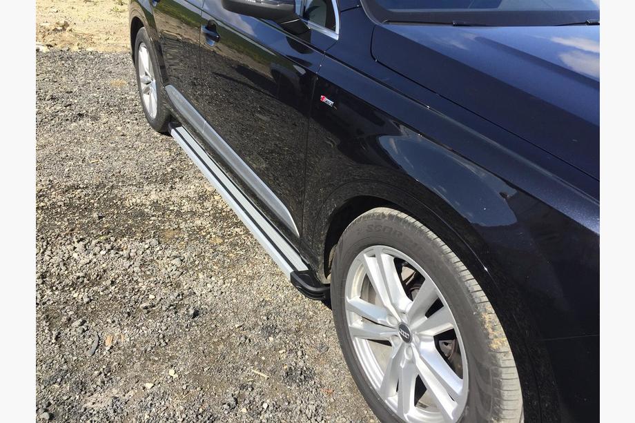 Audi Q7 2015–2026 Estribos Laterales Maya V4 (2 uds., Aluminio) Image