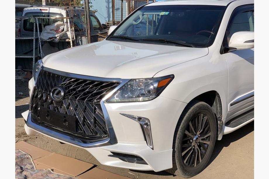 Lexus LX570/450d 2008-2022 Parachoques delantero para 2008-2015 estilo restyling (imprimado para pintar) Negro Foto 12