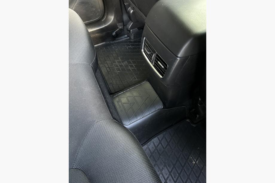 Mazda CX-5 2017–2025 Alfombrilla trasera central Stingray Premium Foto 1