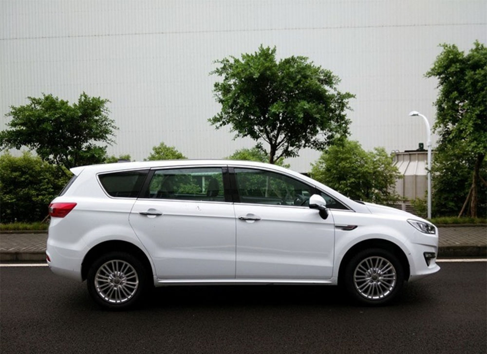 Examen de la minivan Lifan M7