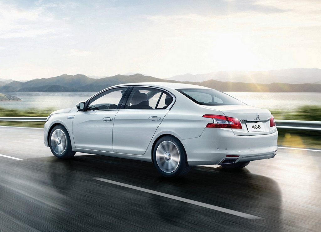 Descripción general presupuestario de la berlina Peugeot 408