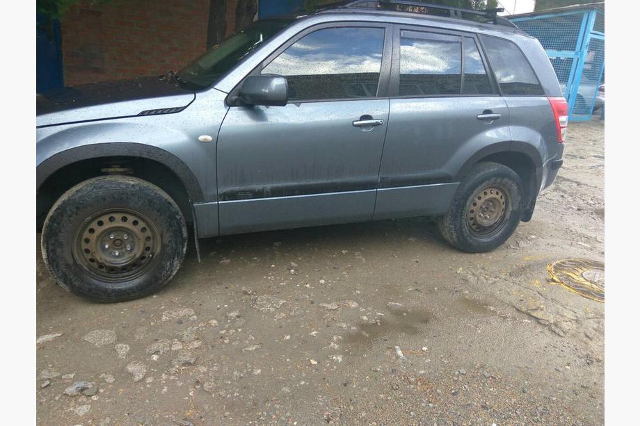 Suzuki Grand Vitara 2005-2017 Aletines de aleta (4 uds, negros) Foto 3