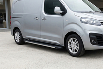Citroen Jumpy/Dispatch 2017- Estribos Laterales Maya V1 (2 uds., Aluminio) foto 1