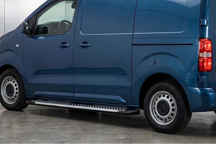 Citroen Jumpy/Dispatch 2017- Estribos Laterales Line (2 uds., Aluminio) Image