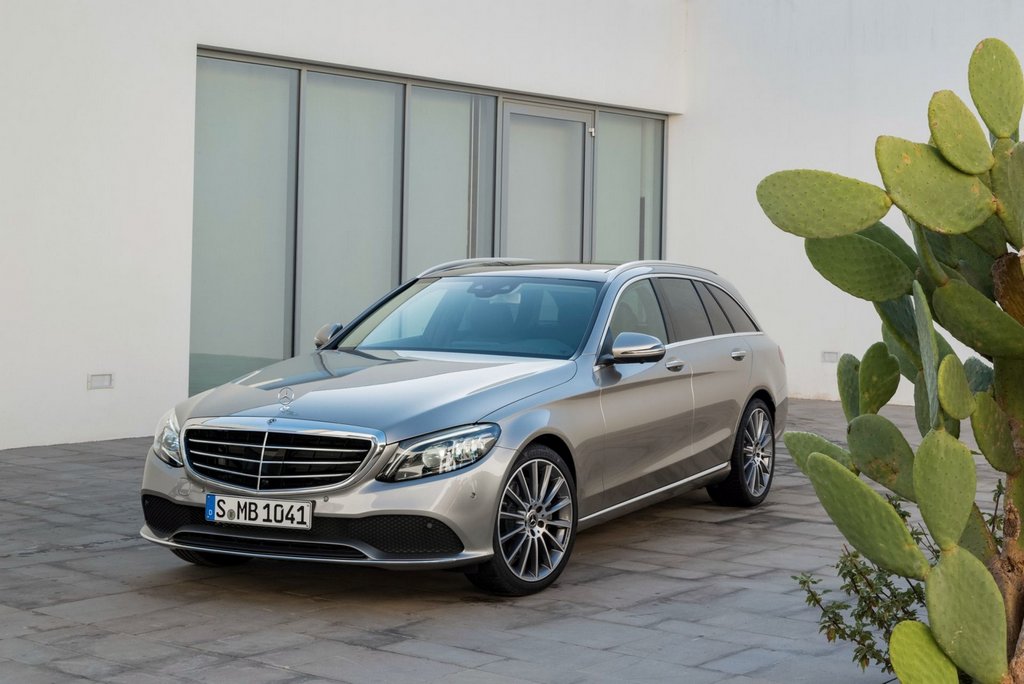 Revisión actualizada de camioneta Mercedes-Benz C-class de la cuarta generación