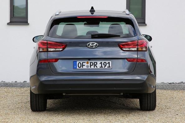 El examen de camioneta Hyundai i30 Wagon de tercera generación Foto 8