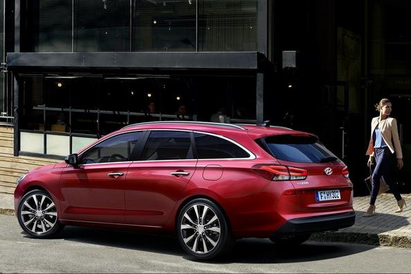 El examen de camioneta Hyundai i30 Wagon de tercera generación Foto 3