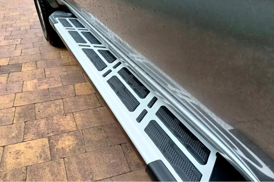 Mitsubishi Pajero Sport 2008-2015 Estribos Laterales Sunrise (2 uds., Aluminio) Foto 4