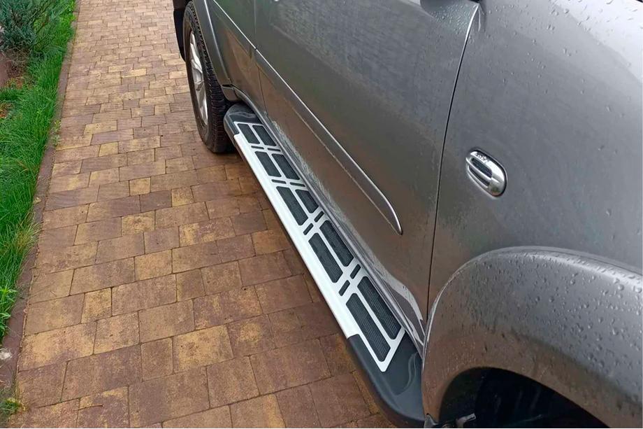 Mitsubishi Pajero Sport 2008-2015 Estribos Laterales Sunrise (2 uds., Aluminio) Foto 5
