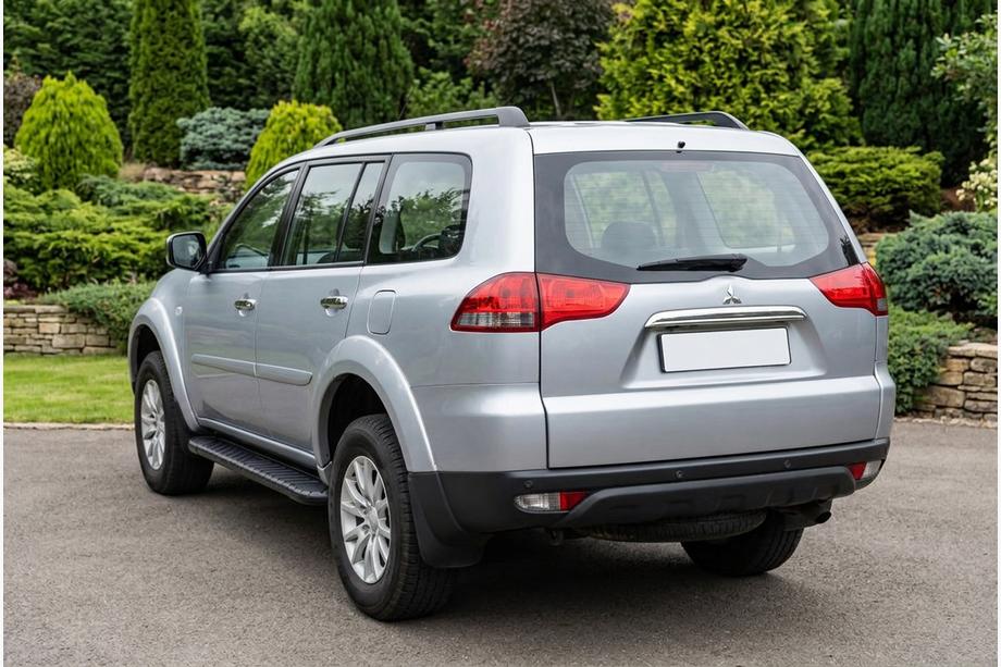 Mitsubishi Pajero Sport 2008-2015 Estribos Laterales Bosphorus Black (2 uds., Aluminio) Image