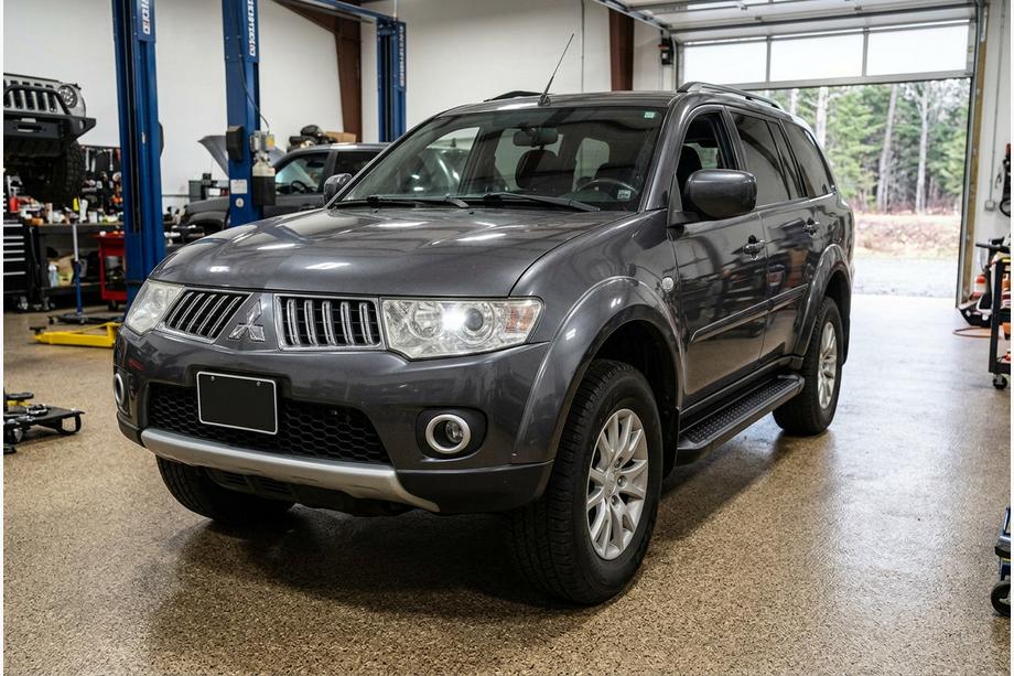 Mitsubishi Pajero Sport 2008-2015 Estribos Laterales Allmond Black (2 uds., Aluminio) Image