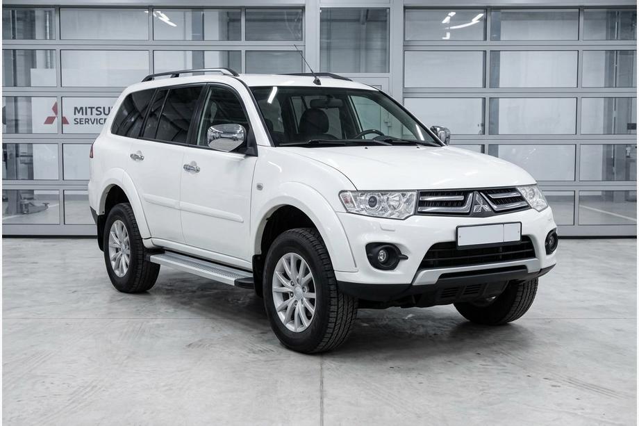 Mitsubishi Pajero Sport 2008-2015 Estribos Laterales Maya V2 (2 uds., Aluminio) Foto 1