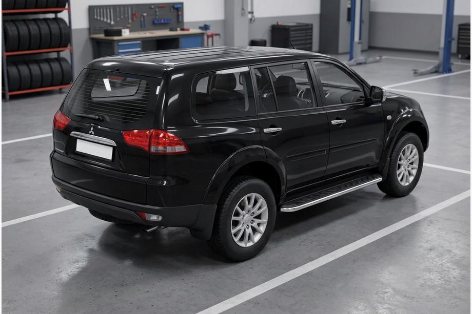 Mitsubishi Pajero Sport 2008-2015 Estribos Laterales Maydos V1 (2 uds., Aluminio y Acero Inoxidable) Image