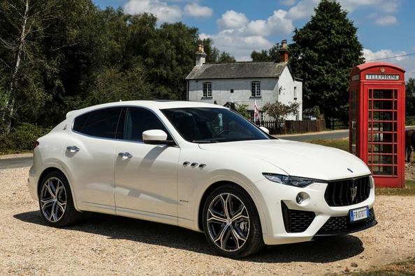 El examen de cruce Maserati Levante