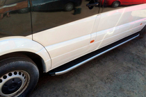 Mercedes Sprinter W907/W910 2018- Estribos laterales Fullmond (2 uds., aluminio) foto 1
