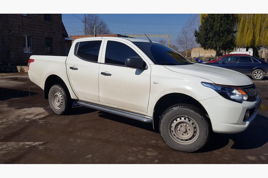 Mitsubishi L200 2015-2024 Estribos Laterales Premium (2 uds., Acero Inoxidable) Ø60 Foto 4