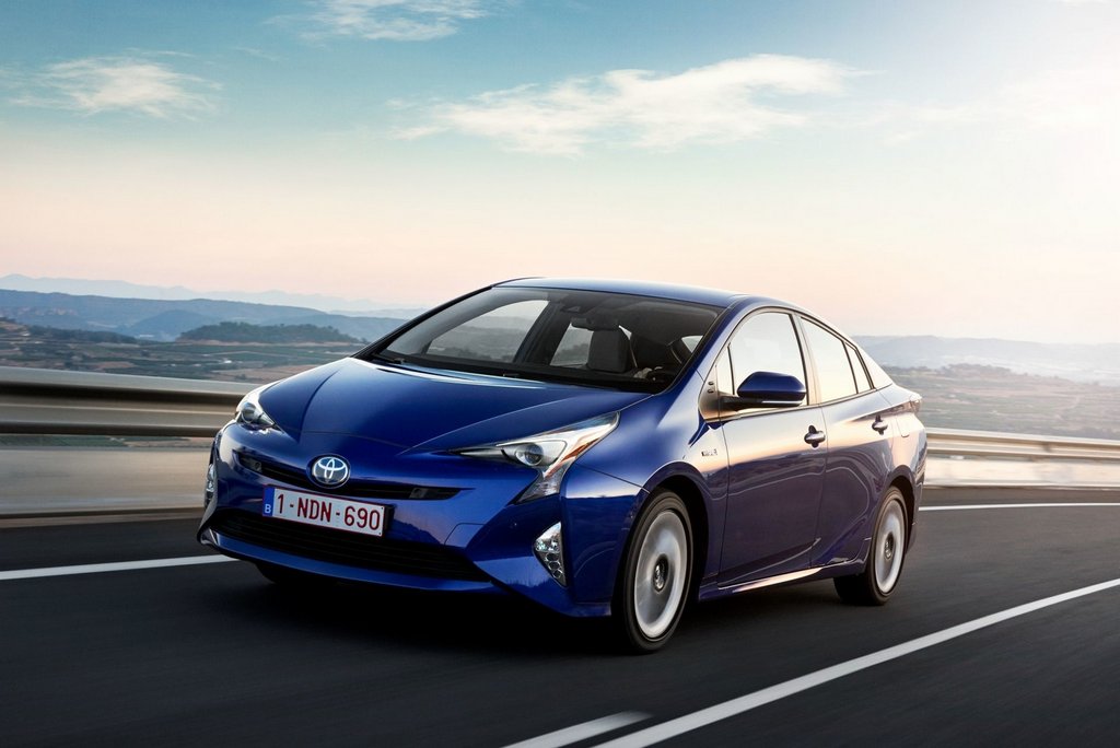 Toyota Prius de cuarta generación con hatchback híbrido