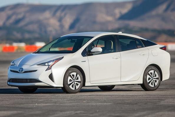 Toyota Prius de cuarta generación con hatchback híbrido